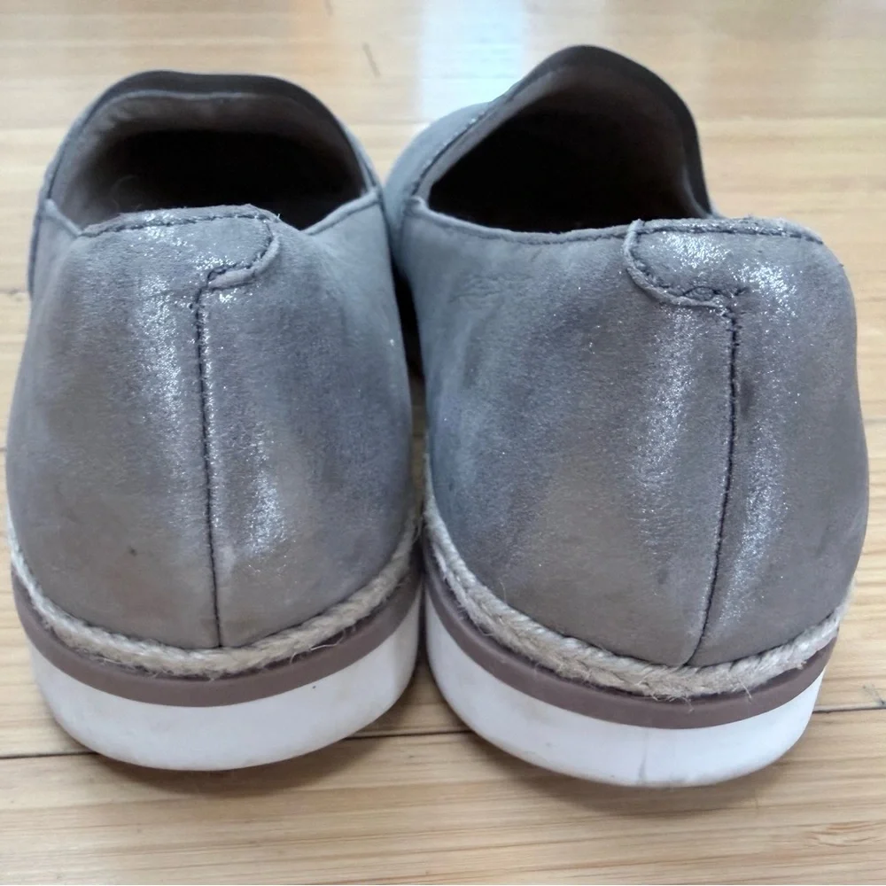 Clarks Metallic Grey Slip-On Loafers, women’s 8.5 - Picture 9 of 9